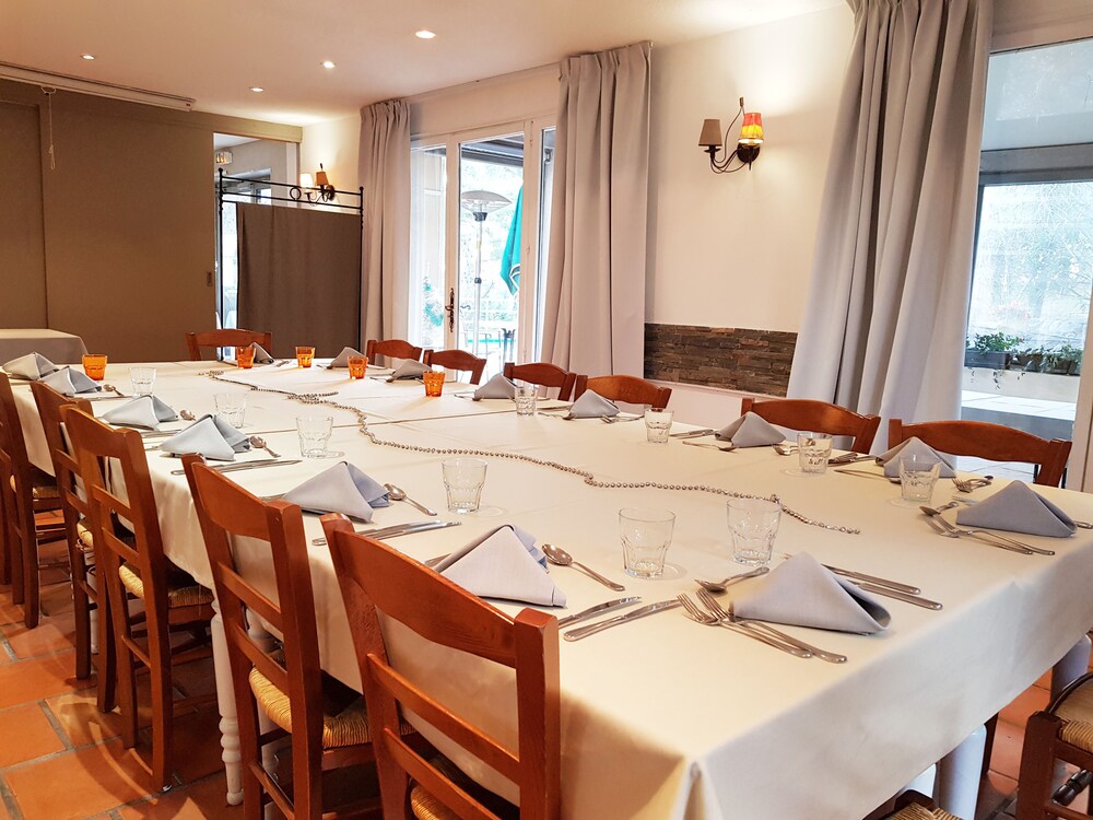 Hôtel le Mas des �cureuils, Aix-en-Provence Hôtel le Mas des �cureuils, Aix-en-Provence