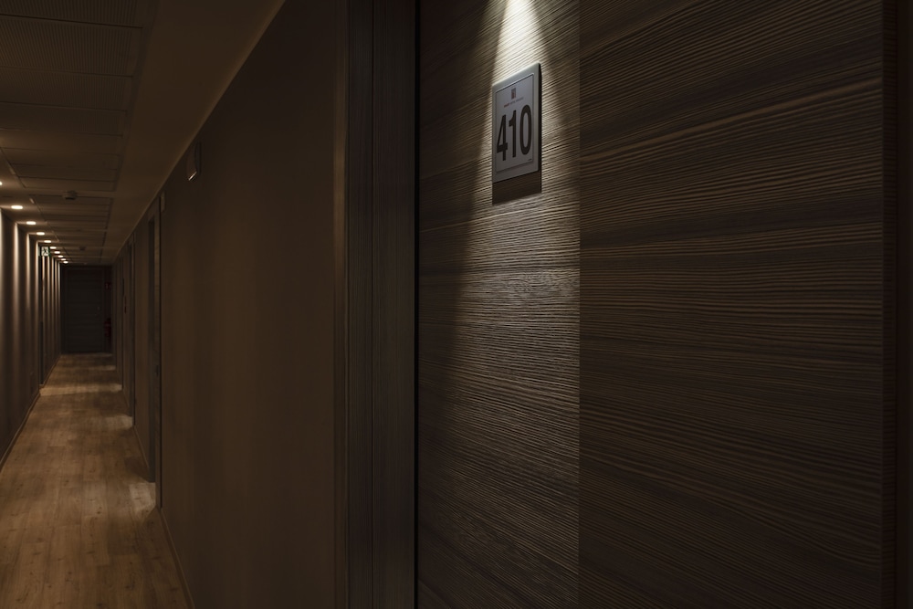 Smart Hotel Holiday Smart Hotel Holiday