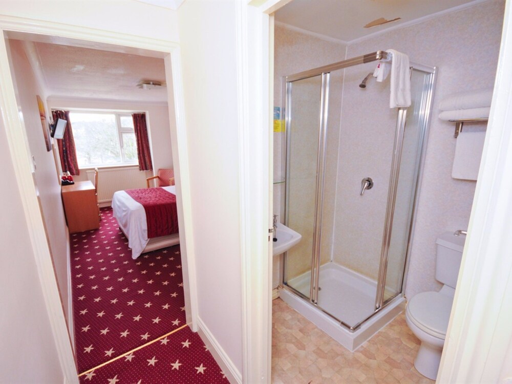 Denewood Hotel - Guest Accomodation, Bournemouth Denewood Hotel - Guest Accomodation, Bournemouth