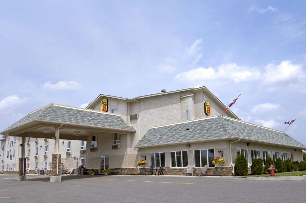 Super 8 Fort Frances, Fort Frances (ON) Super 8 Fort Frances, Fort Frances (ON)