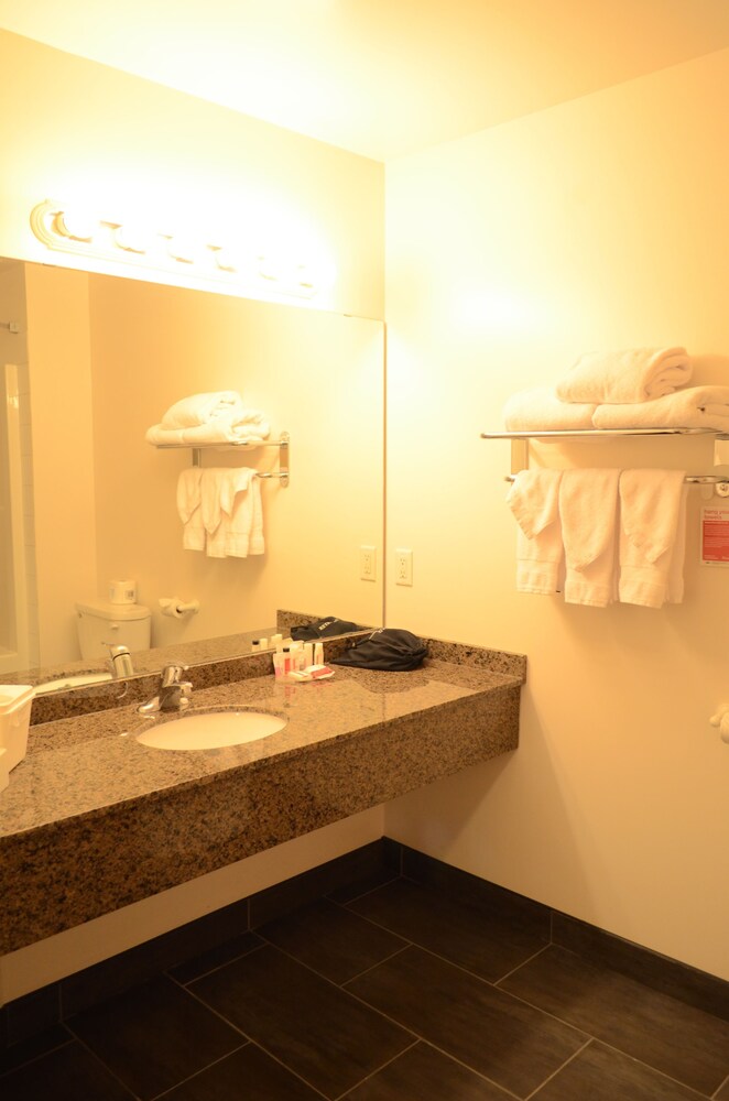 Ramada by Wyndham Edmonton International Airport, Edmonton Ramada by Wyndham Edmonton International Airport, Edmonton