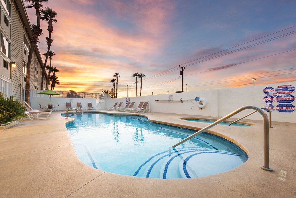 Arizona Charlie's Decatur - Casino Hotel & Suites, Las Vegas Arizona Charlie's Decatur - Casino Hotel & Suites, Las Vegas