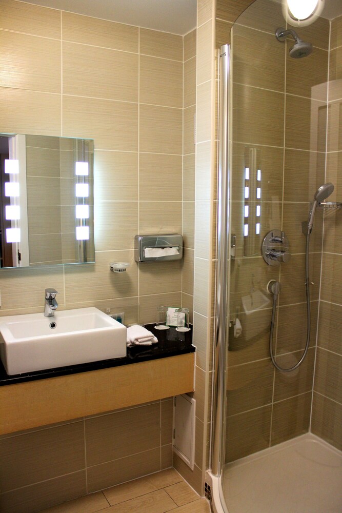 Holiday Inn Newcastle Jesmond, Newcastle-upon-Tyne Holiday Inn Newcastle Jesmond, Newcastle-upon-Tyne