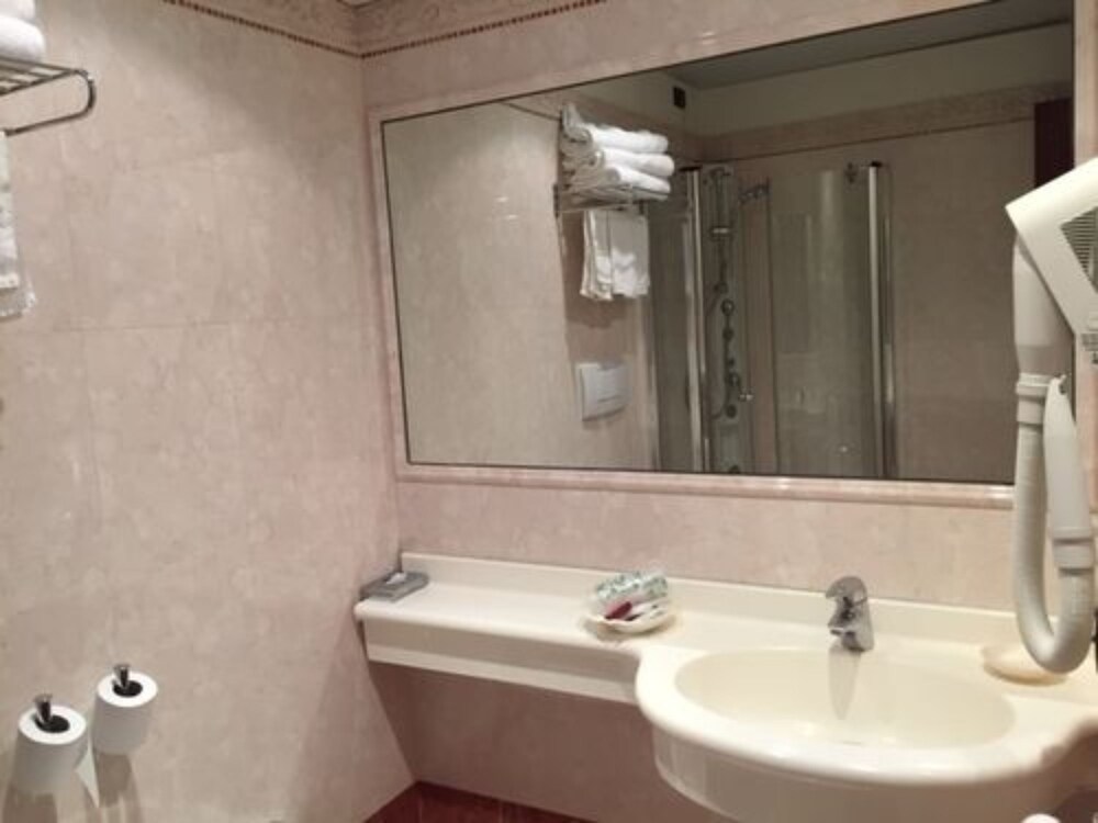 Admiral Hotel Villa Erme, Lake Garda Admiral Hotel Villa Erme, Lake Garda