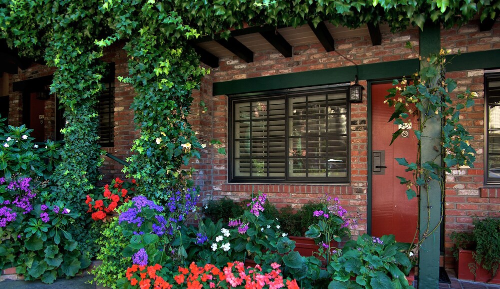 Wayside Inn, Carmel Wayside Inn, Carmel