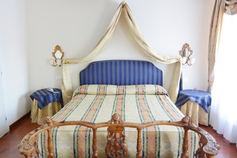 Hotel San Zulian, Venice Hotel San Zulian, Venice