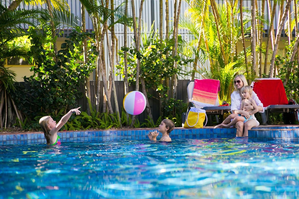 Ocean Breeze Resort, Sunshine Coast Ocean Breeze Resort, Sunshine Coast
