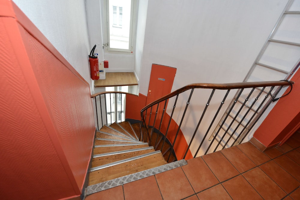 Hotel de la Poste, Paris Hotel de la Poste, Paris