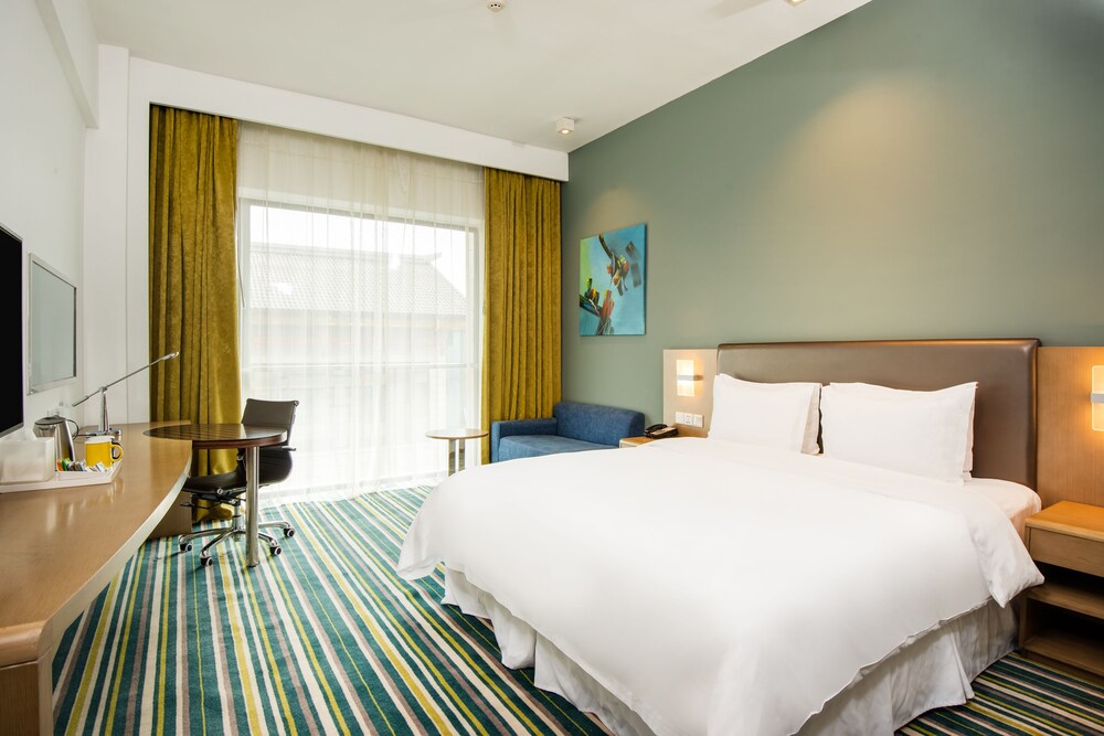 Holiday Inn Express Dujiangyan Ancient City, Chengdu Holiday Inn Express Dujiangyan Ancient City, Chengdu
