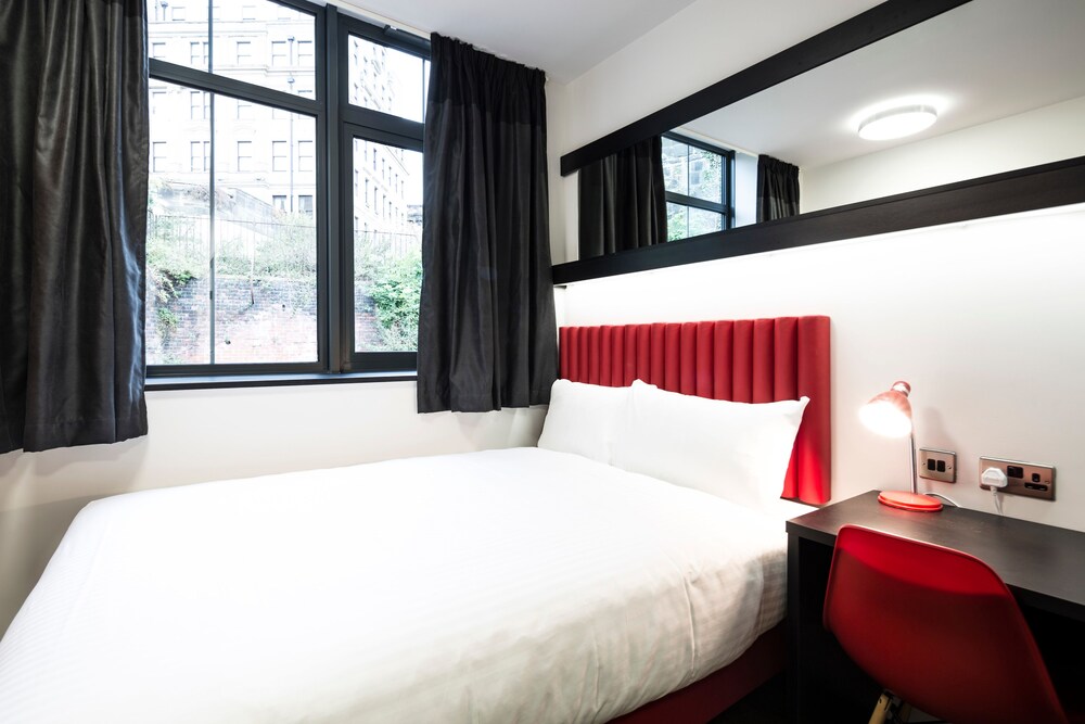 easyHotel Newcastle, Newcastle-upon-Tyne easyHotel Newcastle, Newcastle-upon-Tyne