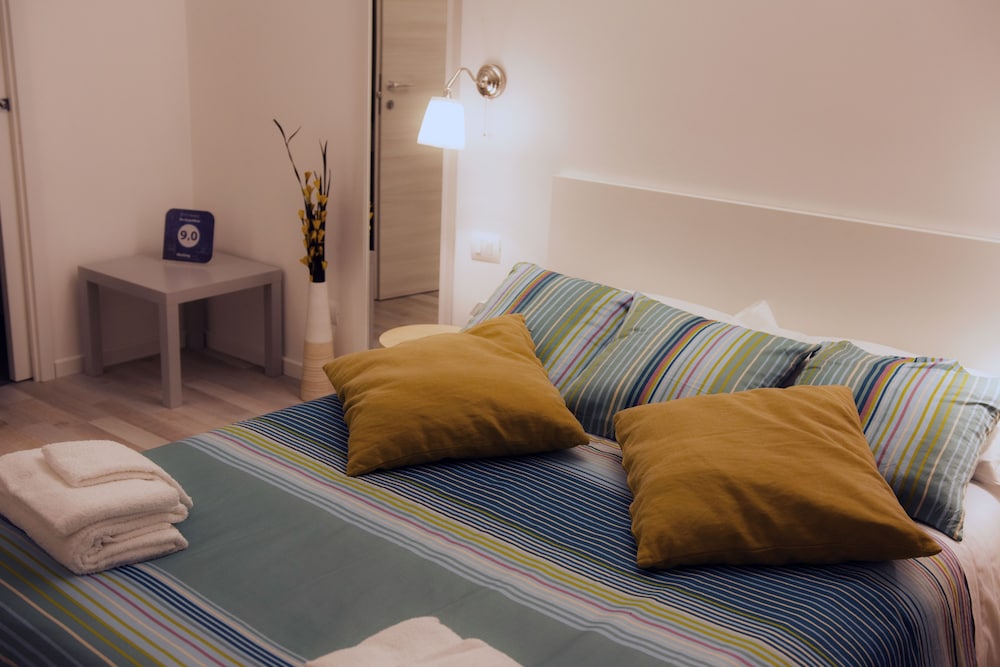 De Guestibus, Rome De Guestibus, Rome