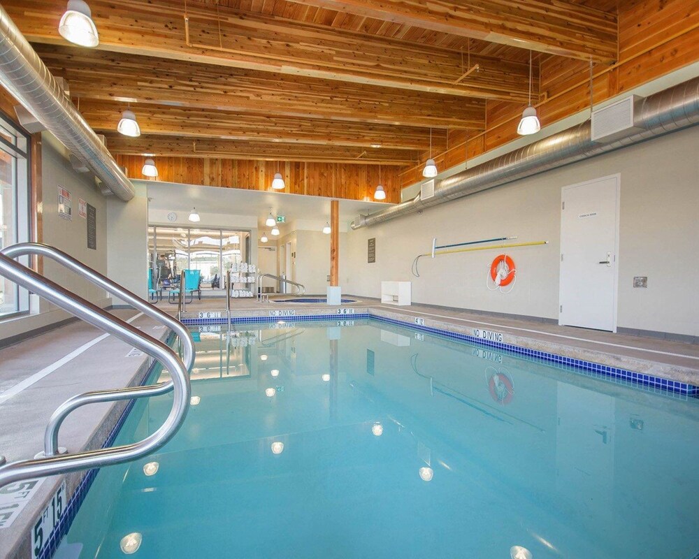Comfort Inn & Suites, Campbell River (BC) Comfort Inn & Suites, Campbell River (BC)