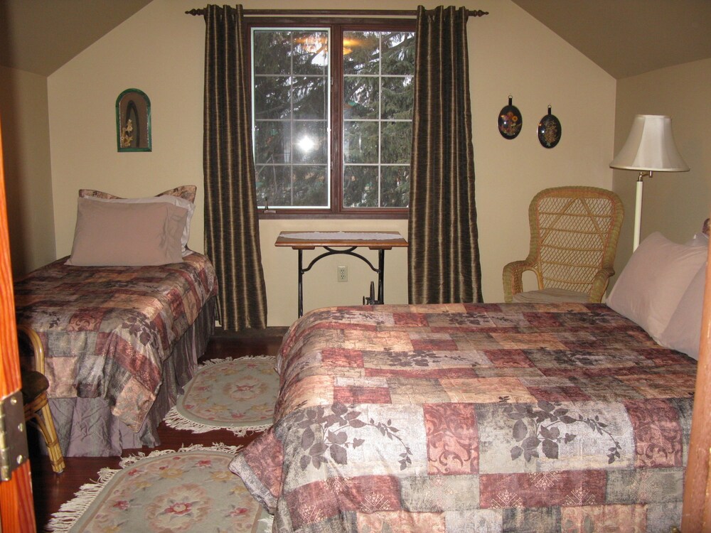Country Comfort Bed & Breakfast, Golden (BC) Country Comfort Bed & Breakfast, Golden (BC)
