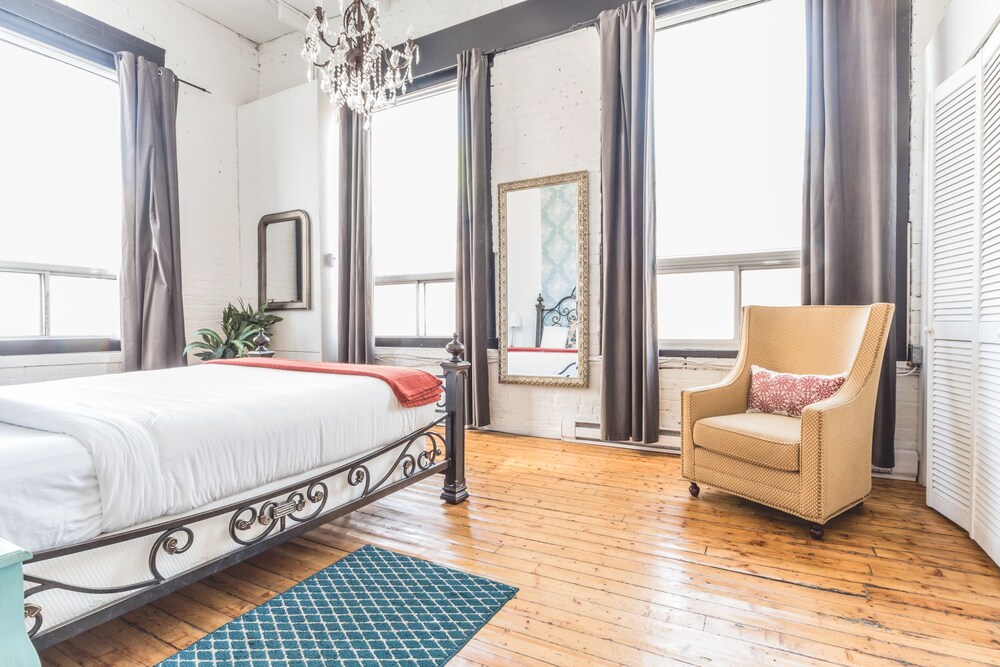 LikeAHotel - Les lofts, Vieux Montreal, Montreal LikeAHotel - Les lofts, Vieux Montreal, Montreal