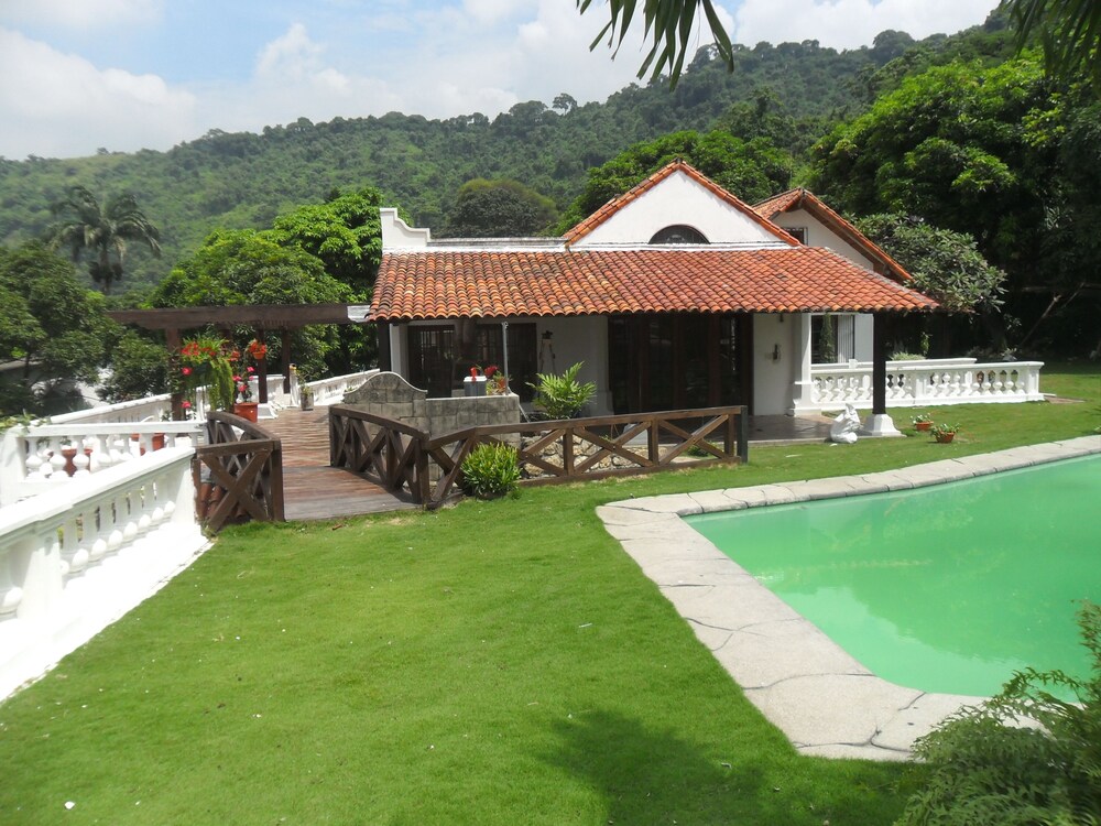 Nazu House Bed & Breakfast, Guayaquil Nazu House Bed & Breakfast, Guayaquil