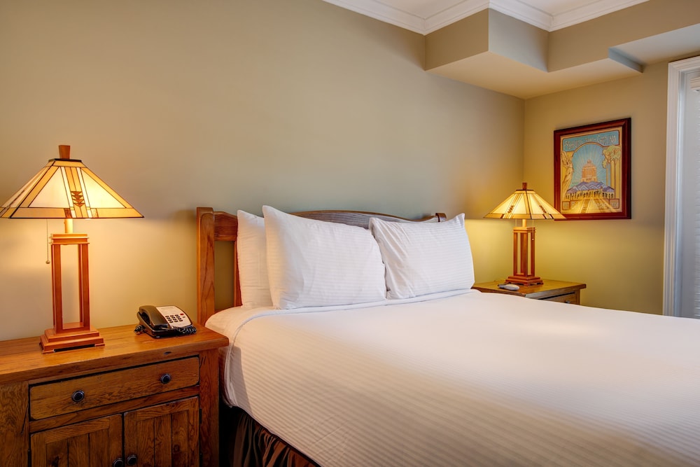 The Residences at Biltmore, Asheville The Residences at Biltmore, Asheville