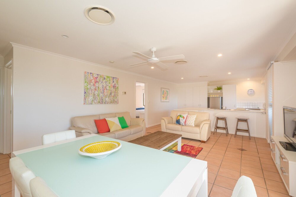 Munna Beach Apartments, Sunshine Coast Munna Beach Apartments, Sunshine Coast