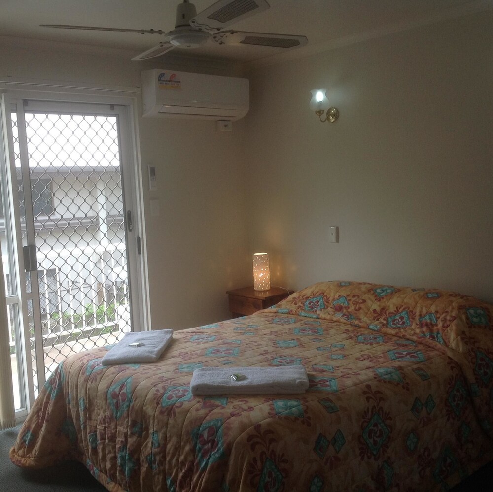 Bayshores Holiday Apartments, Hervey Bay Bayshores Holiday Apartments, Hervey Bay