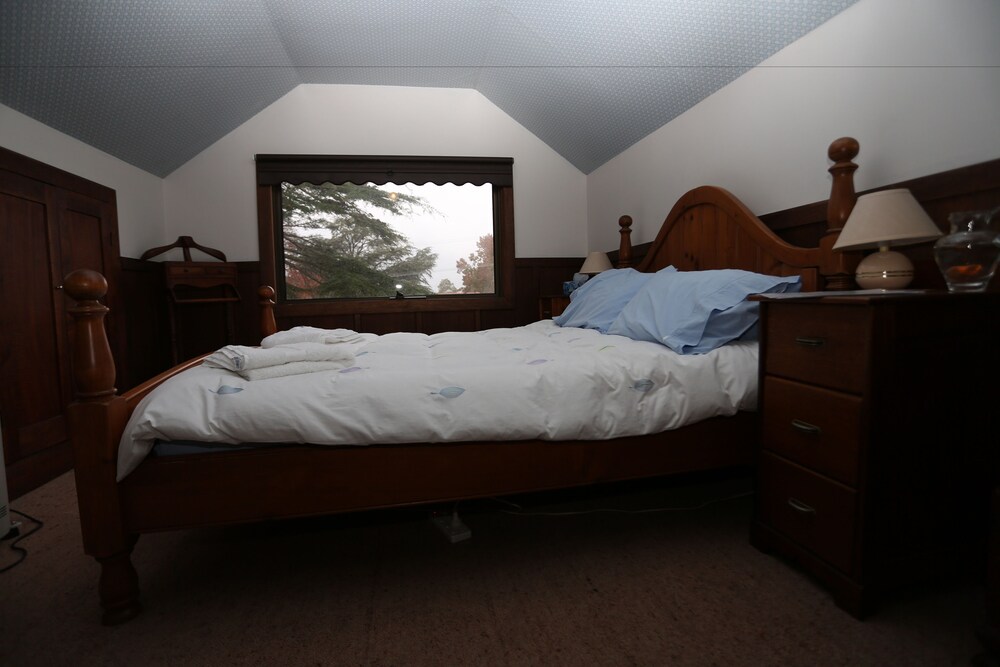 Colwyn House B&B - Stable Cottage, Mount Gambier Colwyn House B&B - Stable Cottage, Mount Gambier