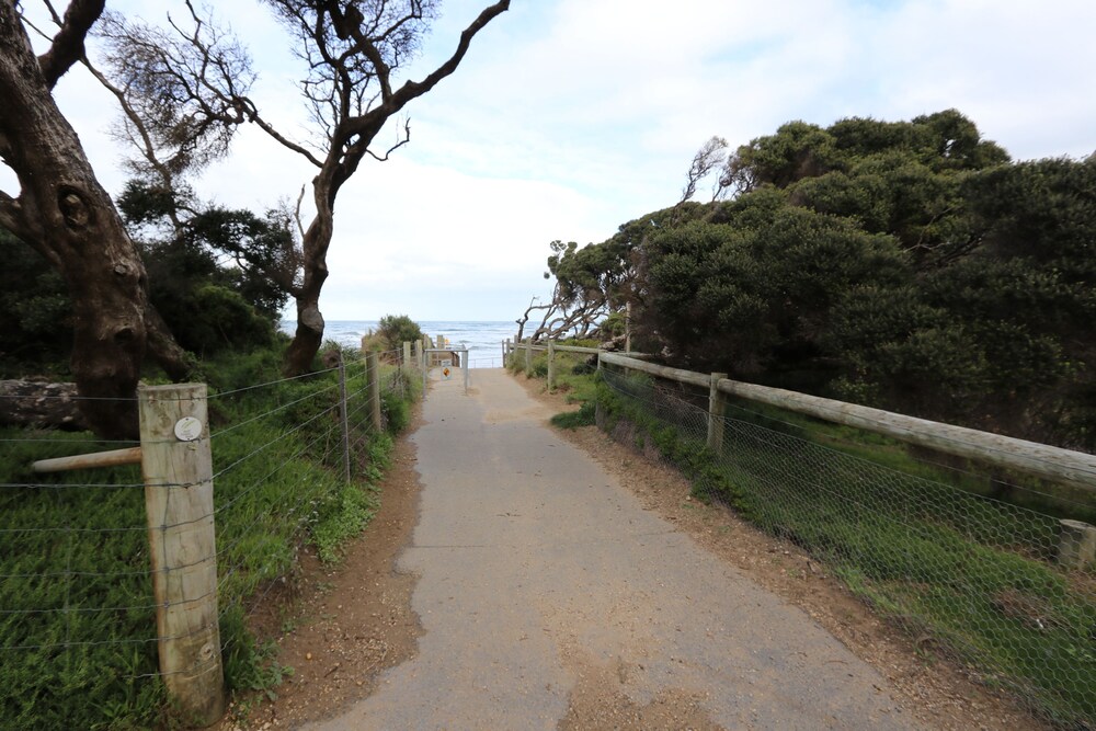 Anglesea Beachfront Family Caravan Park, Victoria Anglesea Beachfront Family Caravan Park, Victoria