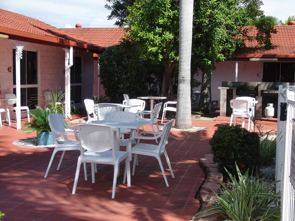Monte Carlo Motor Inn, Bundaberg Monte Carlo Motor Inn, Bundaberg