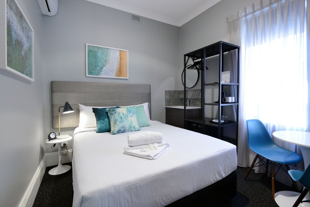 Alison Lodge, Sydney Alison Lodge, Sydney