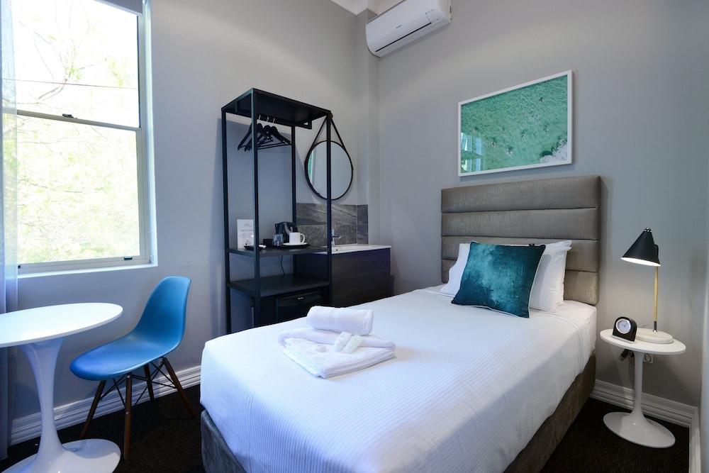 Alison Lodge, Sydney Alison Lodge, Sydney