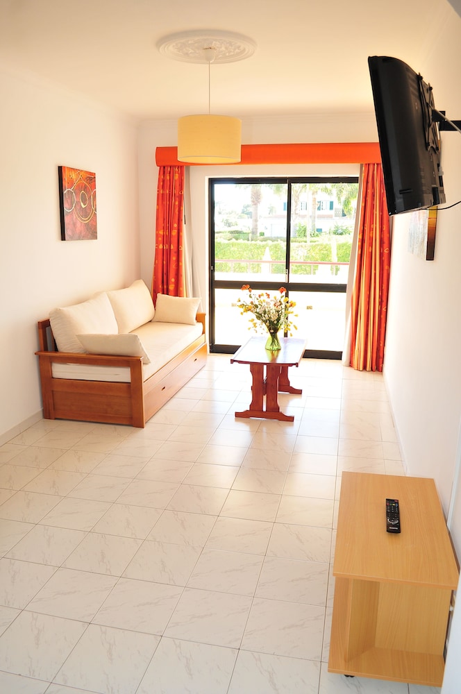 Solgarve Apartamentos TurÃsticos, Quarteira Solgarve Apartamentos TurÃsticos, Quarteira