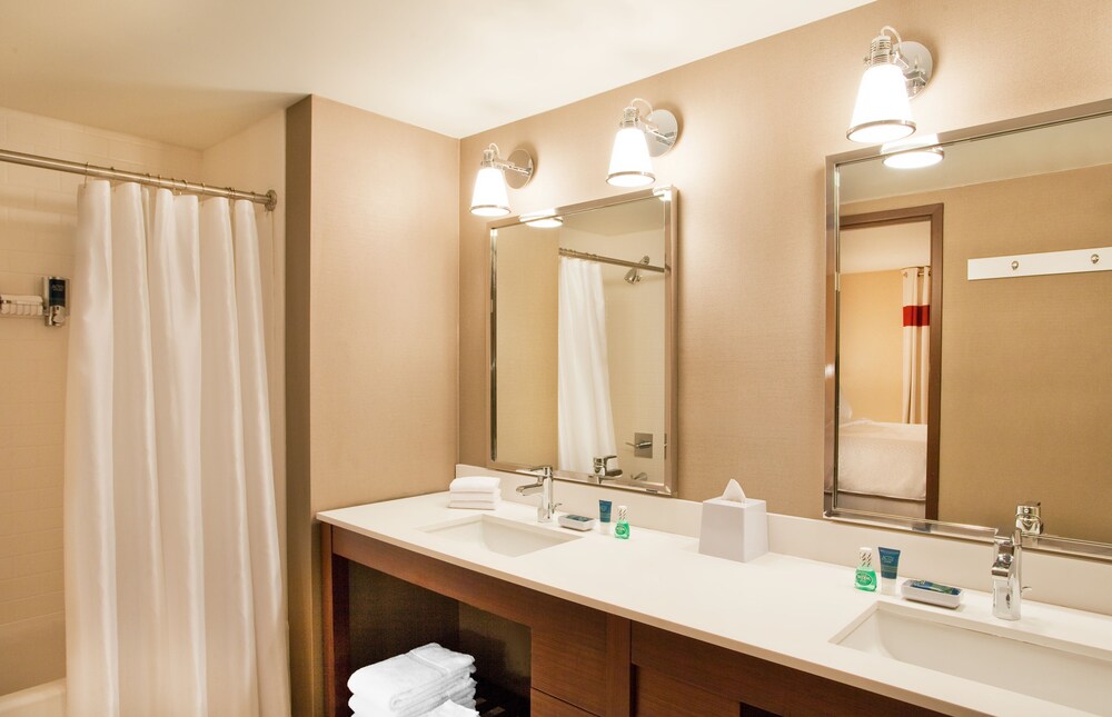 Four Points By Sheraton At Phoenix Mesa Gateway Airport, Mesa Four Points By Sheraton At Phoenix Mesa Gateway Airport, Mesa