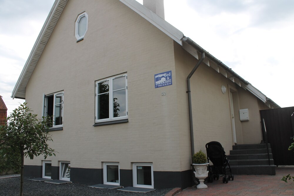 Amalie Bed and Breakfast & Apartments, Odense Amalie Bed and Breakfast & Apartments, Odense