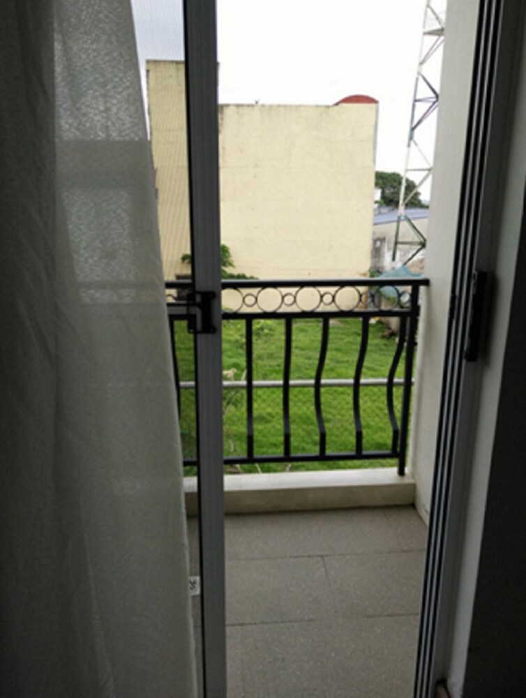 Country Chateau Hotel, Tagaytay Country Chateau Hotel, Tagaytay