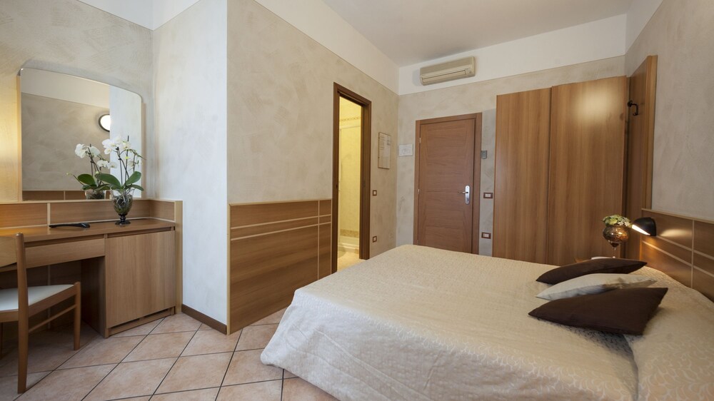 Hotel Bel Sito, Lake Garda Hotel Bel Sito, Lake Garda