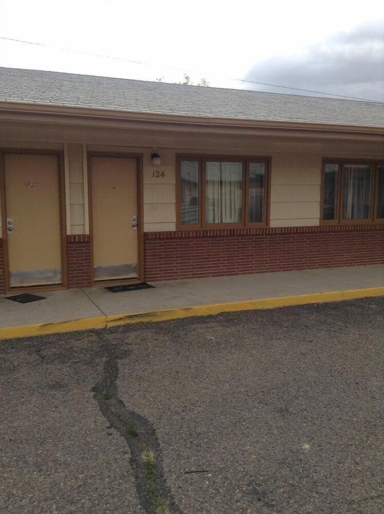 Ski's Western Motel, Great Falls Ski's Western Motel, Great Falls