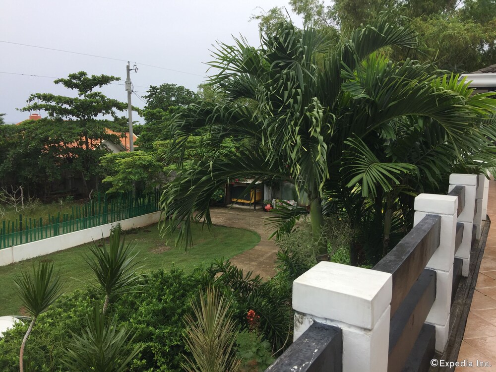 La Pernela Beachfront Resort, Bohol La Pernela Beachfront Resort, Bohol