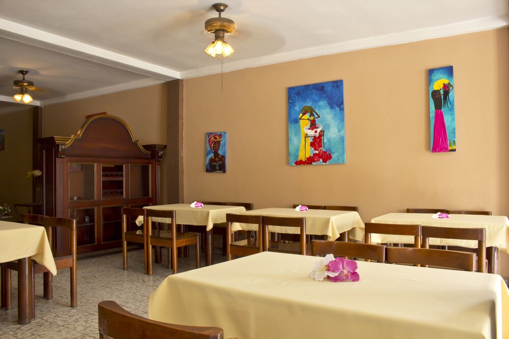 Hotel Manantiales, San Salvador Hotel Manantiales, San Salvador