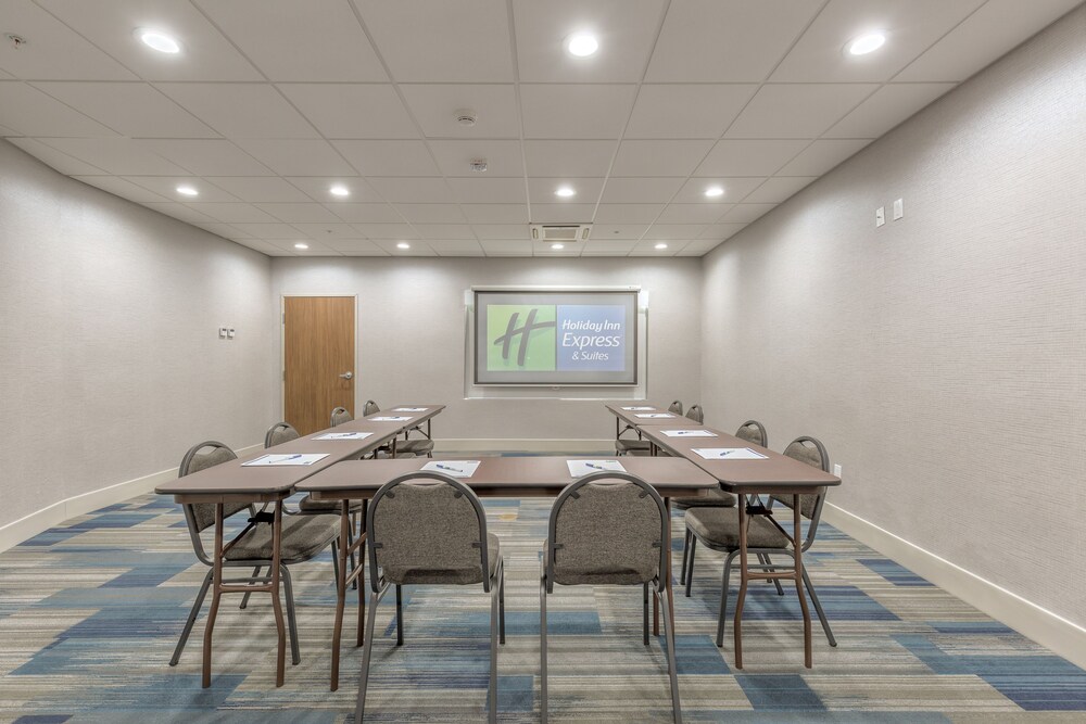 Holiday Inn Express & Suites Tulsa Midtown, Tulsa Holiday Inn Express & Suites Tulsa Midtown, Tulsa