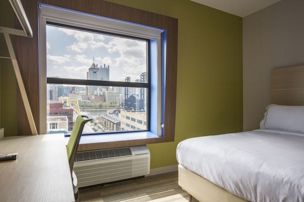 Holiday Inn Express & Suites Pittsburgh North Shore, Pittsburgh Holiday Inn Express & Suites Pittsburgh North Shore, Pittsburgh