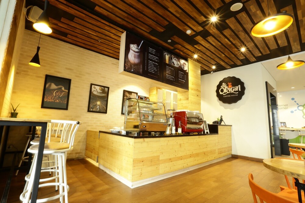 Cleo Hotel Basuki Rahmat, Surabaya Cleo Hotel Basuki Rahmat, Surabaya