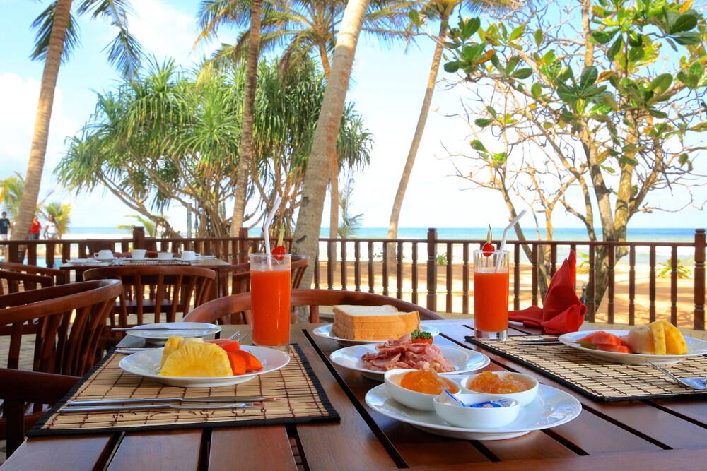 Whispering Palms Hotel, Bentota Whispering Palms Hotel, Bentota