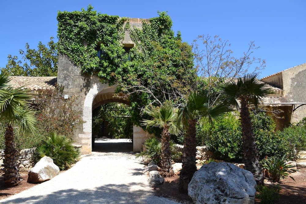 Baglio la Porta di San Gerardo, San Vito Lo Capo Baglio la Porta di San Gerardo, San Vito Lo Capo