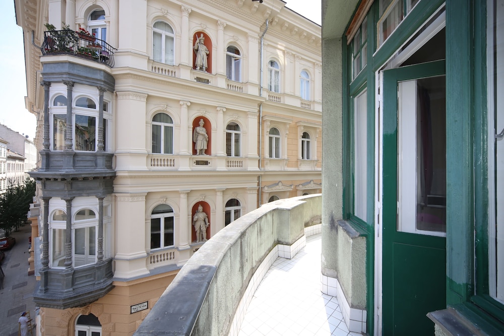 Amber Terrace Studio, Budapest Amber Terrace Studio, Budapest