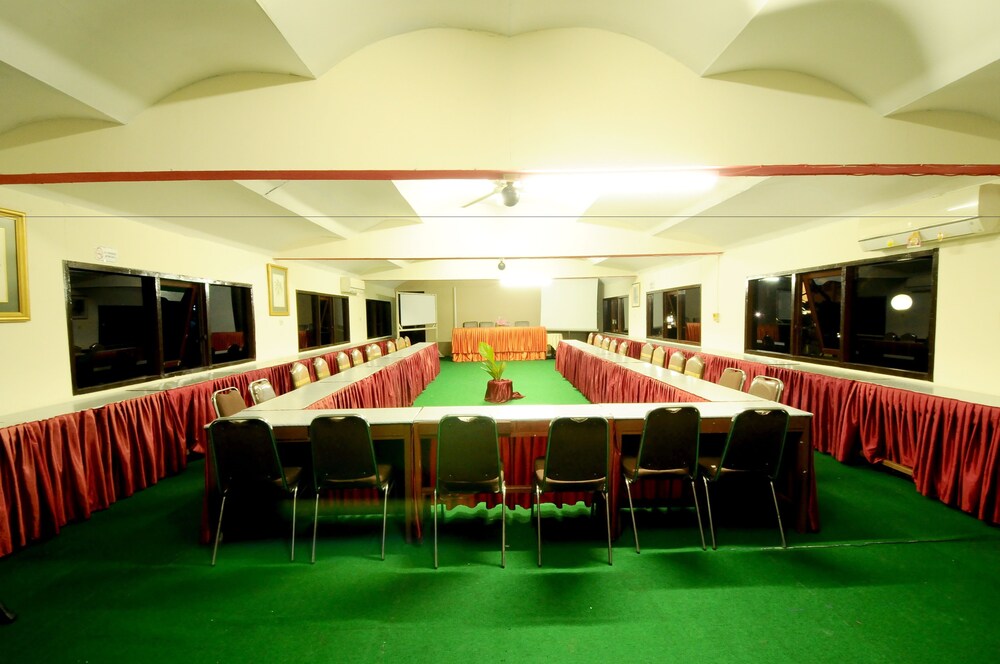 Benteng Hotel, Bukittinggi Benteng Hotel, Bukittinggi