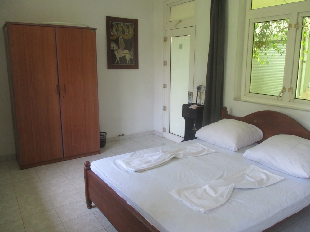 Raja Beach Hotel, Balapitiya Raja Beach Hotel, Balapitiya