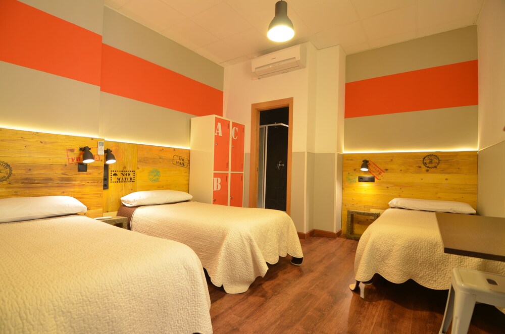 Far Home Atocha, Madrid Far Home Atocha, Madrid