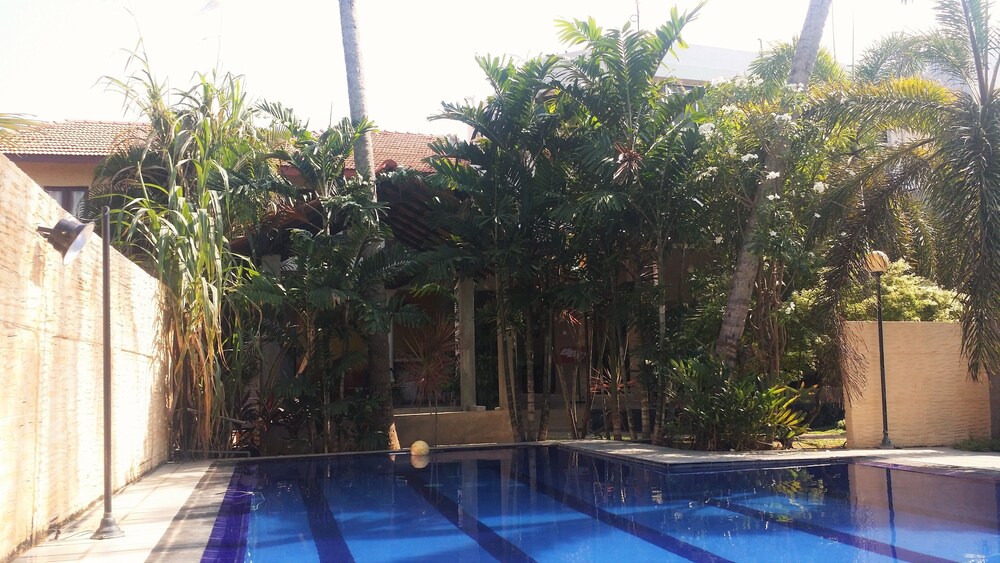 Maple Leaf Hotel, Negombo Maple Leaf Hotel, Negombo