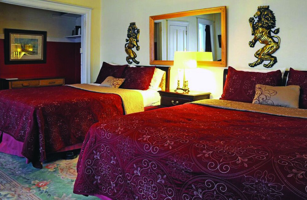 The Holiday Chalet, Denver The Holiday Chalet, Denver