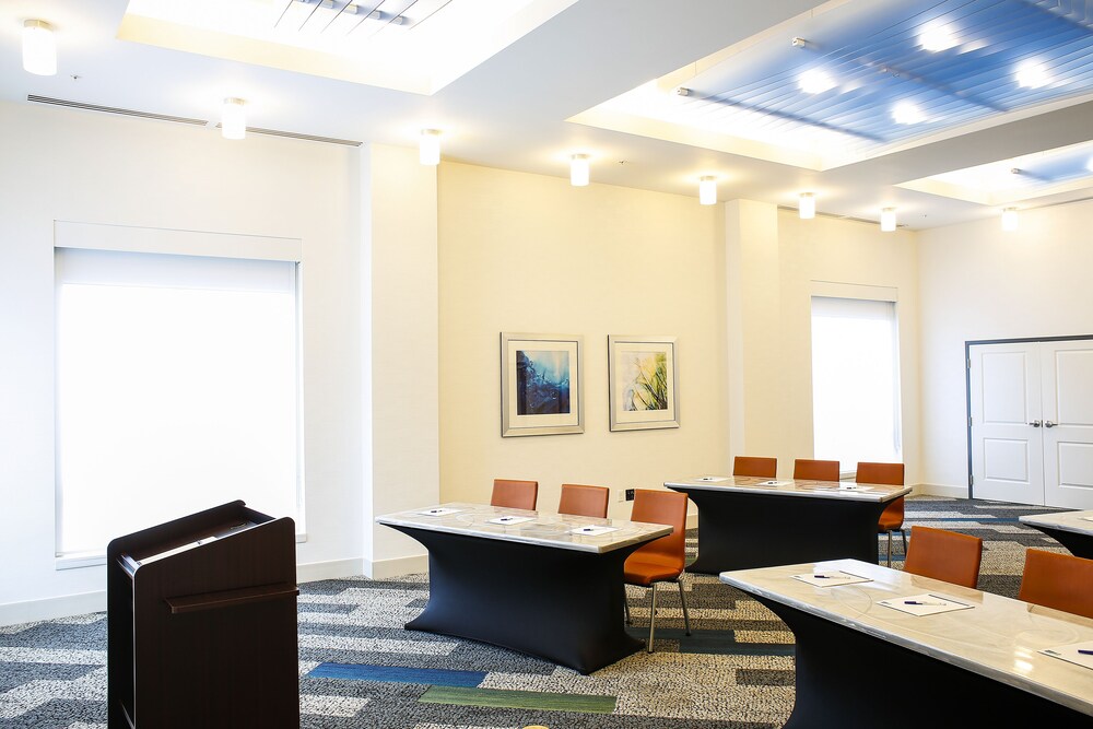 Holiday Inn Express & Suites Louisville Downtown, Louisville Holiday Inn Express & Suites Louisville Downtown, Louisville