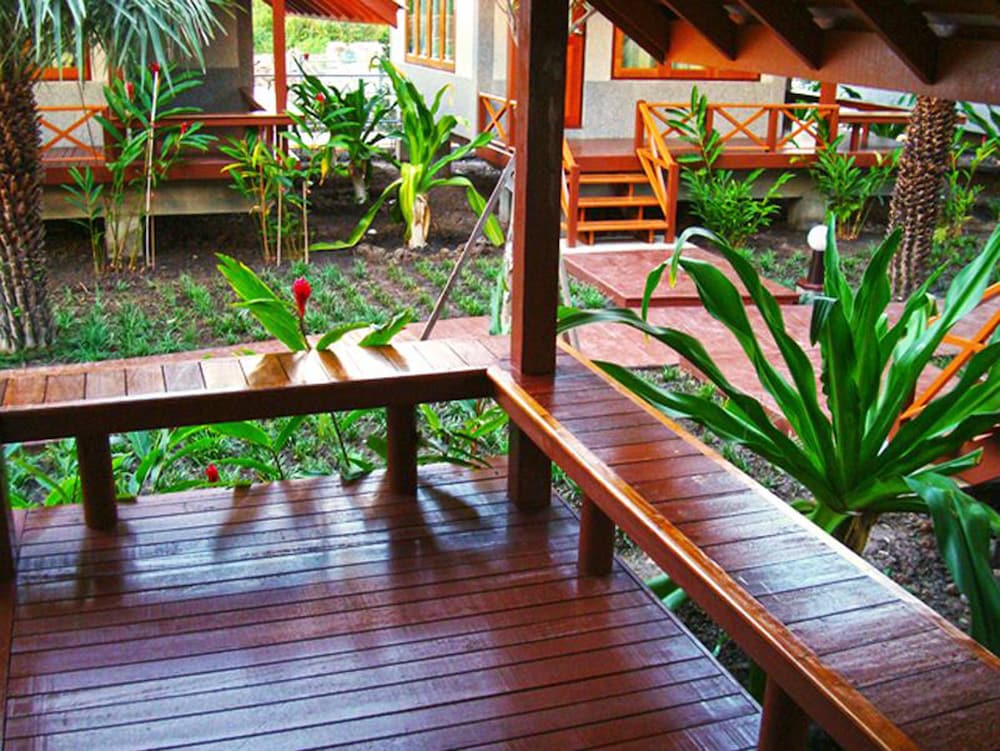 Baan Siriporn Resort, Samut Songkhram Baan Siriporn Resort, Samut Songkhram