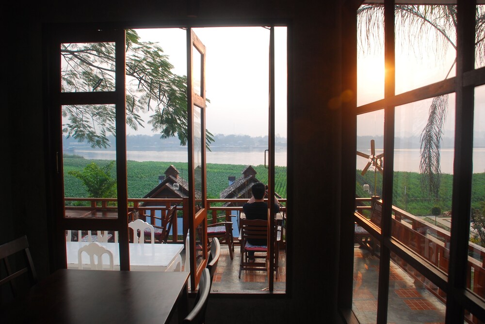 Gin's Maekhong View Resort & Spa, Chiang Saen Gin's Maekhong View Resort & Spa, Chiang Saen