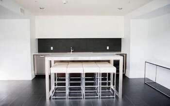 Executive Suites by Roseman - Luna, Calgary Executive Suites by Roseman - Luna, Calgary